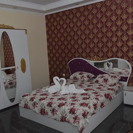 Apart Versai Varna Bagian luar foto