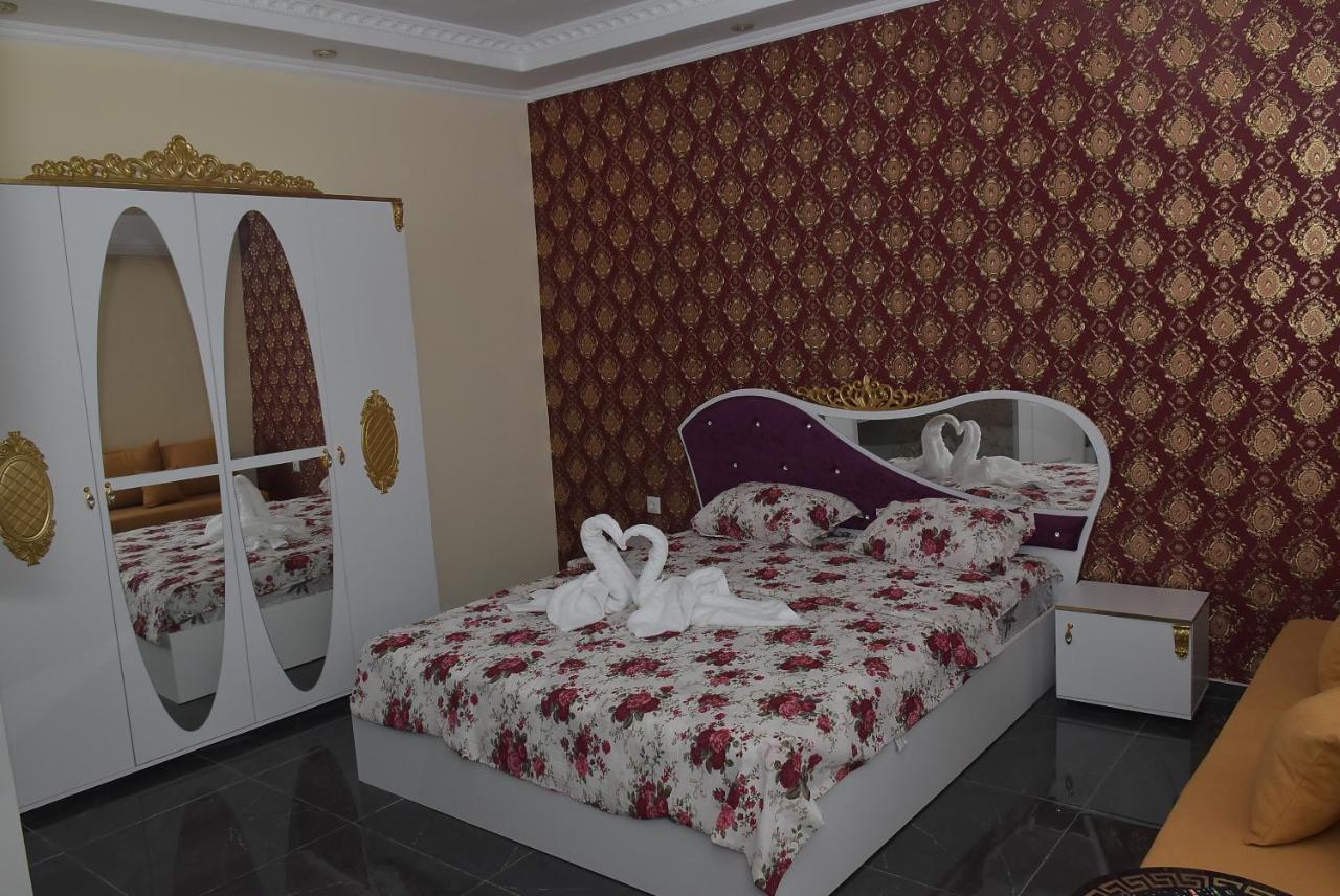 Apart Versai Varna Bagian luar foto